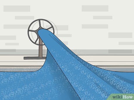 Image titled Use a Pool Cover Step 4